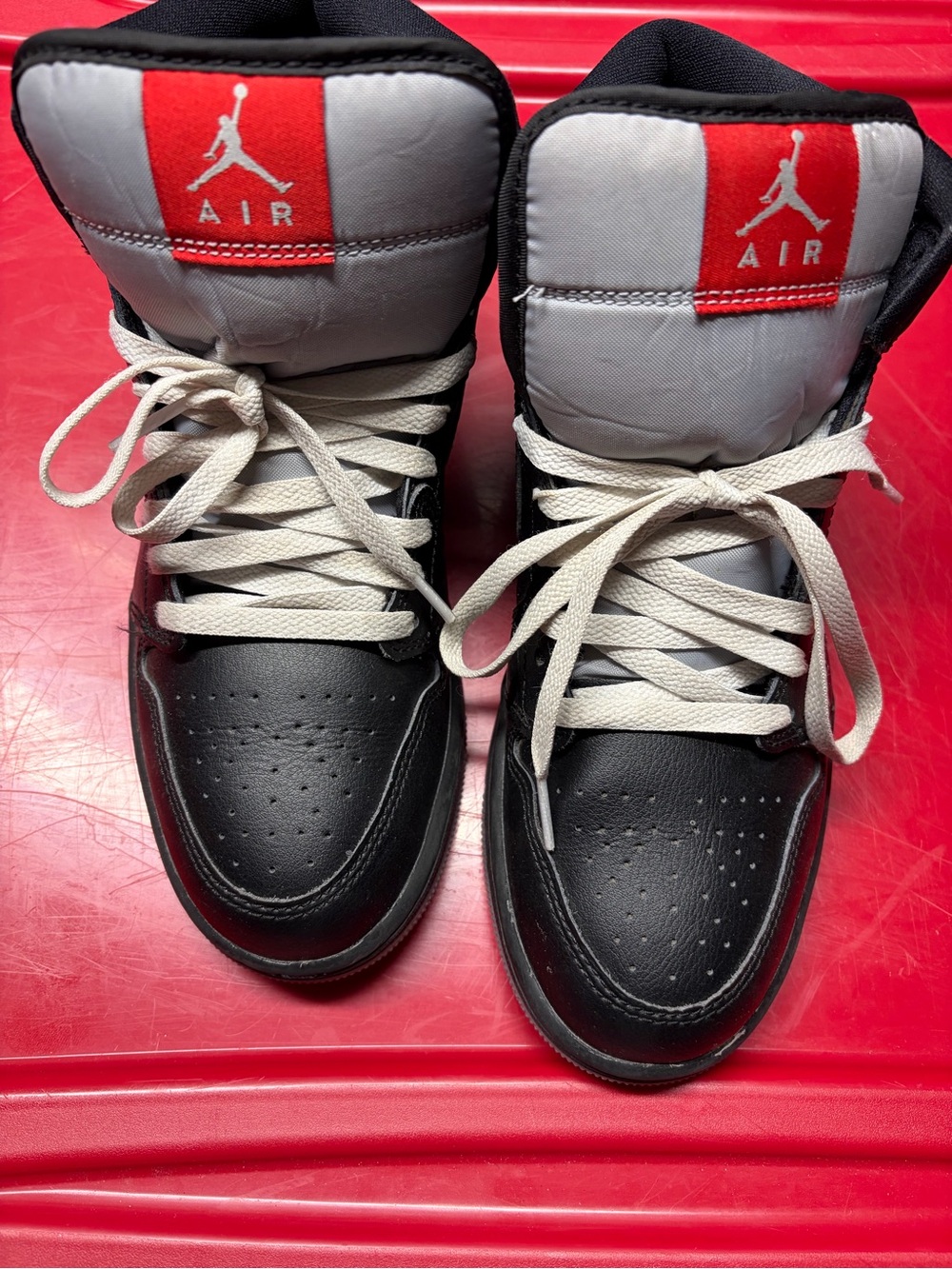 Men Black, Gray & Red Basketball Sneakers